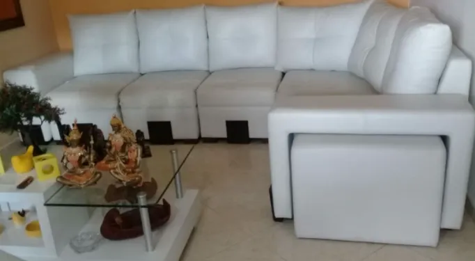 Mueble sofá seccional blanco restaurado